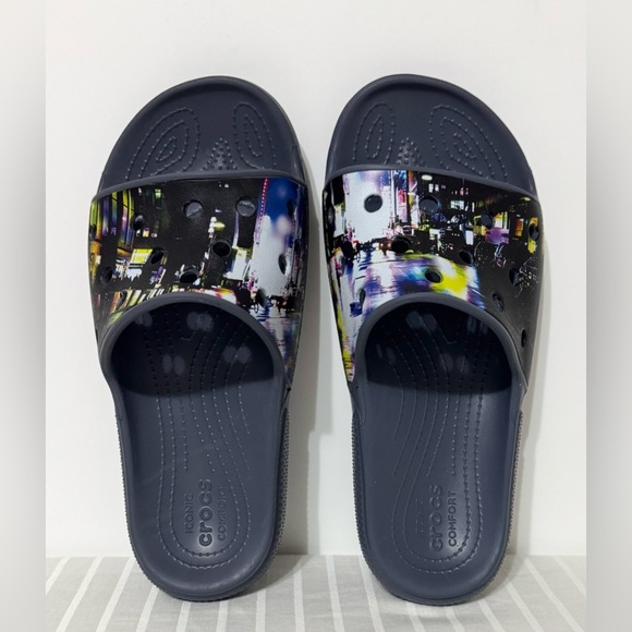CROCS Classic Slide Sandals Meta Scape City Graphic Print Size 9 Men / 11 Women - Picture 15 of 15